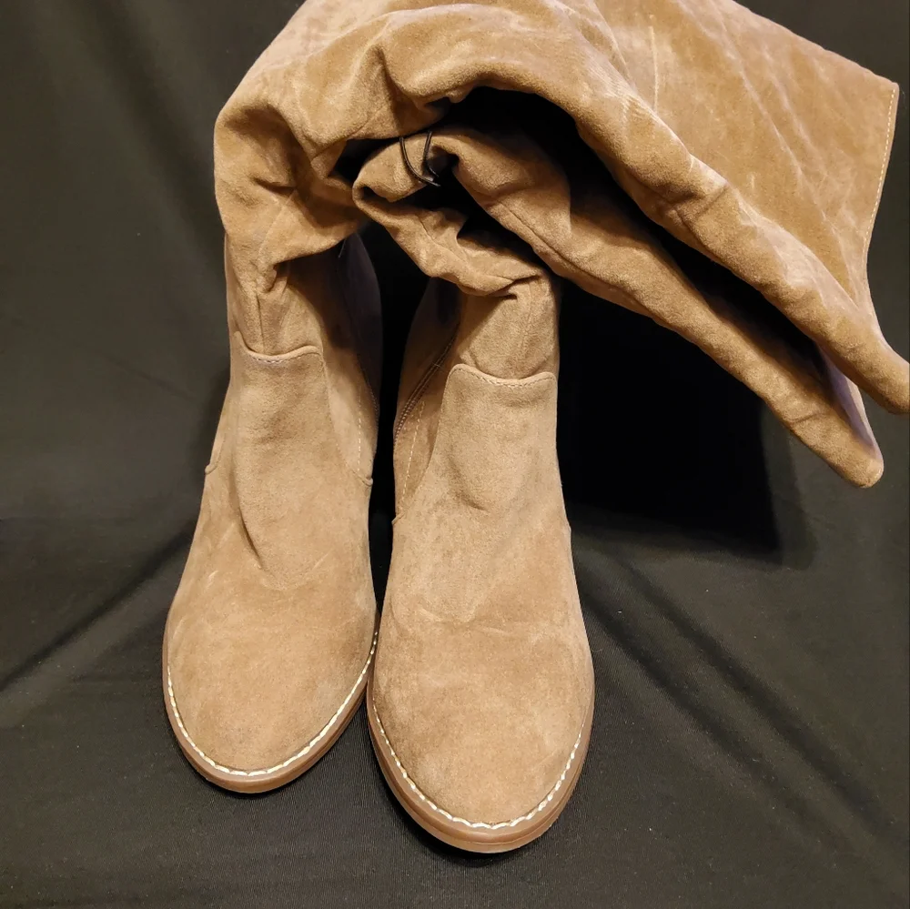 NOWT Universal Thread Lanier Heeled Scrunch Boots in Taupe - Picture 3 of 4